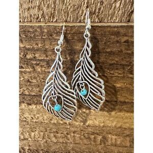 Boho Vintage Chic Southwestern Feather Dangle Wire Earrings, Silver Plated, Gif